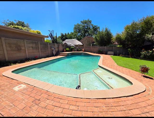 3 BEDROOM HOUSE FOR SALE IN VANDERBIJLPARK SE 2
